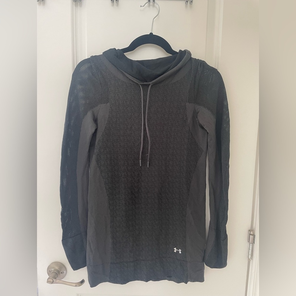 Under armour long sleeve cowl neck heat gear size small